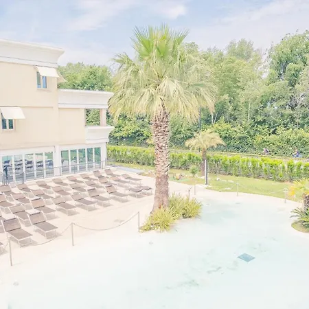 Relais Du Loft - Italian Homing アパート デセンツァーノ・デル・ガルダ